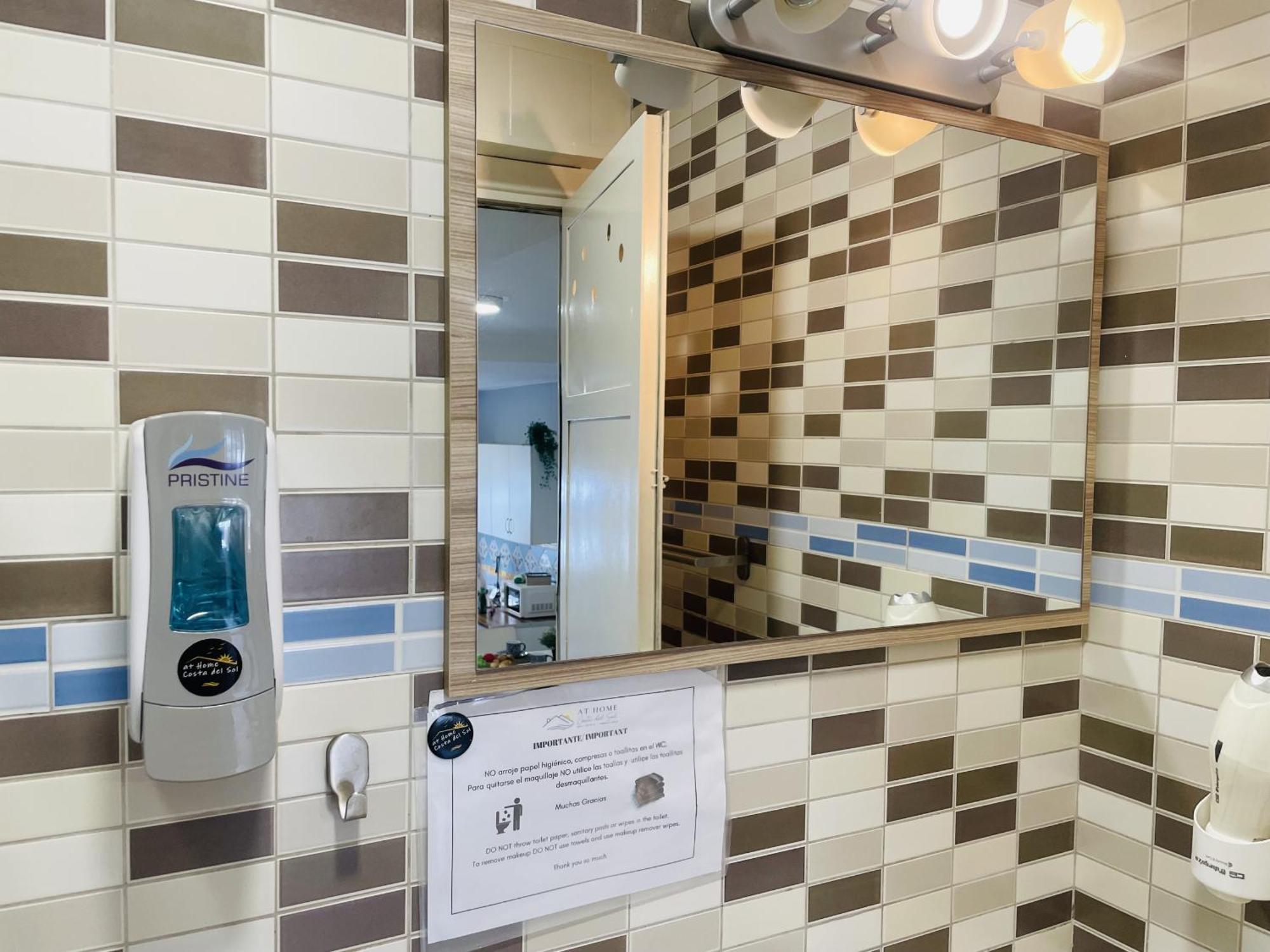 Estudio Jimena Carabeo En El Centro De Nerja Ngoại thất bức ảnh